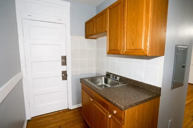 $1,250 | 3259 West Wrightwood Avenue, Unit 3E, Chicago, IL 60647