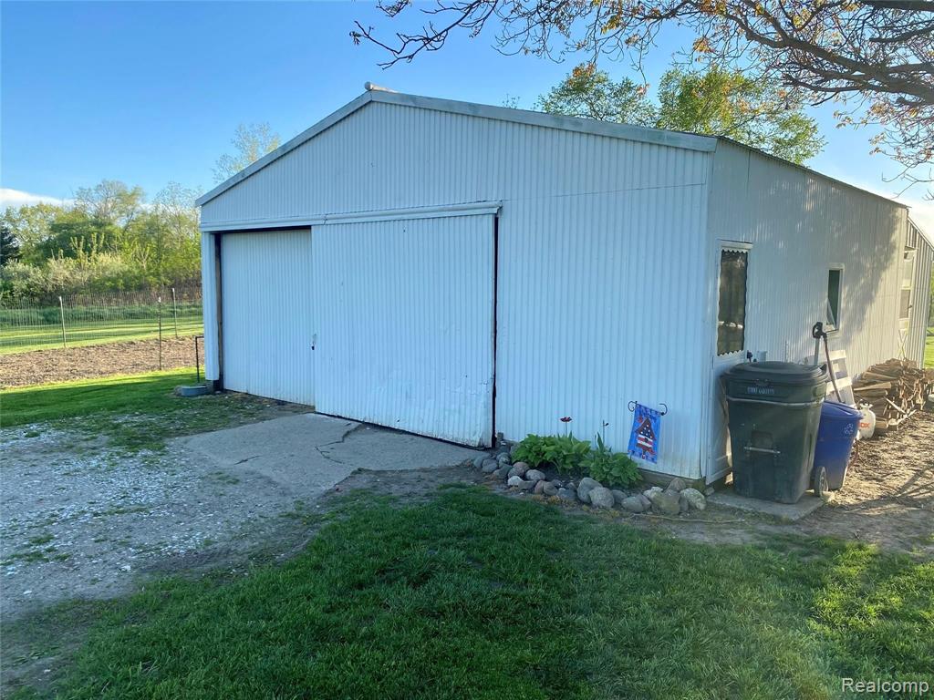 1826 Hadley Road Lapeer, MI 48446 - Photo 16 of 35