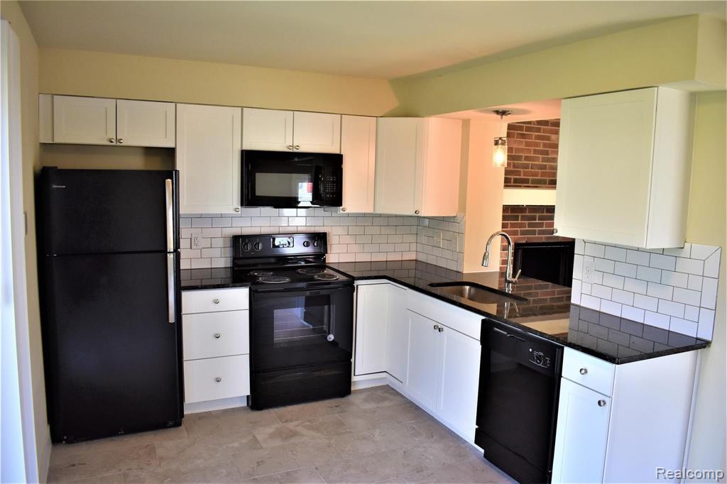 2215 Star Road Royal Oak, MI 48073 - Photo 4 of 10