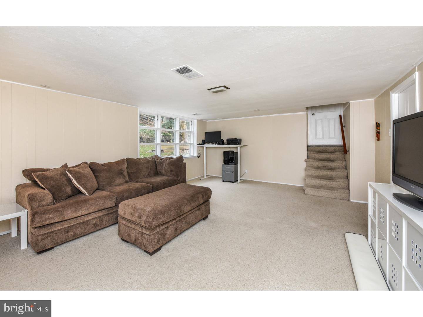 1627 Shoemaker Road Abington, PA 19001 - Photo 15 of 25 Family Room