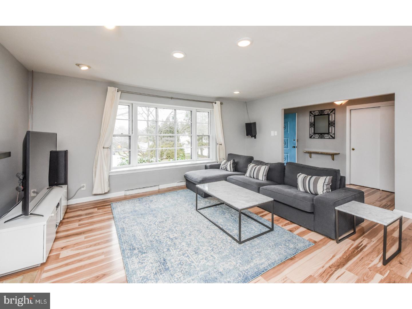 1627 Shoemaker Road Abington, PA 19001 - Photo 8 of 25 Living Room