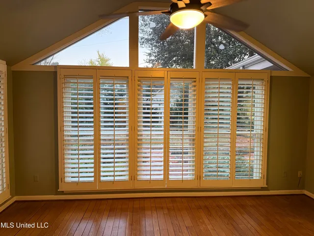 $329,900 | 325 Woodlawn Drive, Greenville, MS 38701