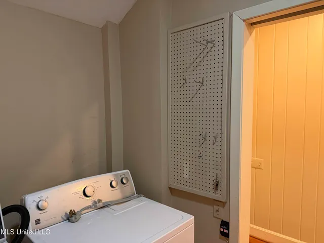 $329,900 | 325 Woodlawn Drive, Greenville, MS 38701