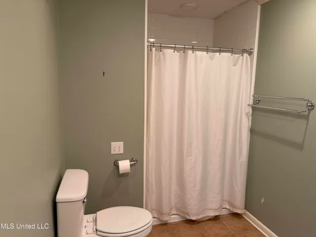 $329,900 | 325 Woodlawn Drive, Greenville, MS 38701