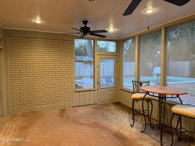 $329,900 | 325 Woodlawn Drive, Greenville, MS 38701