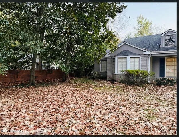 $329,900 | 325 Woodlawn Drive, Greenville, MS 38701