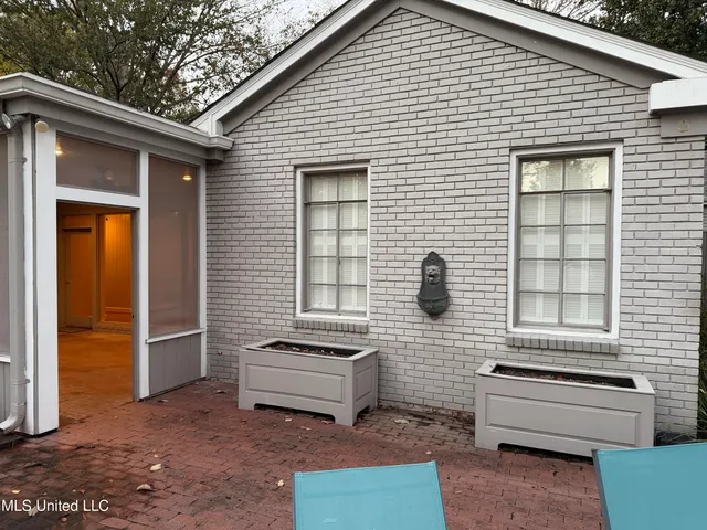 $329,900 | 325 Woodlawn Drive, Greenville, MS 38701