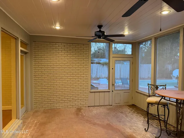 $329,900 | 325 Woodlawn Drive, Greenville, MS 38701