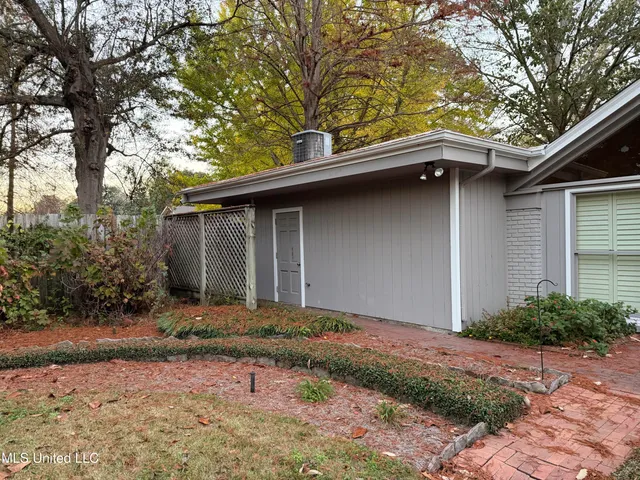 $329,900 | 325 Woodlawn Drive, Greenville, MS 38701