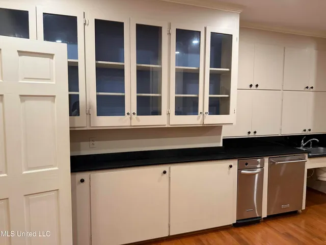 $329,900 | 325 Woodlawn Drive, Greenville, MS 38701