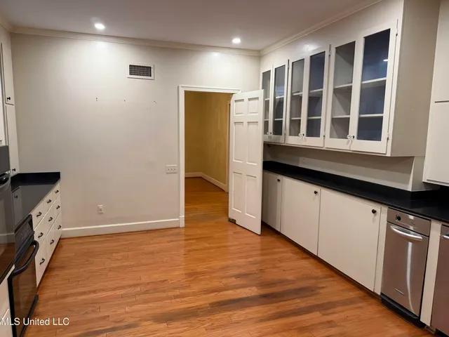 $329,900 | 325 Woodlawn Drive, Greenville, MS 38701