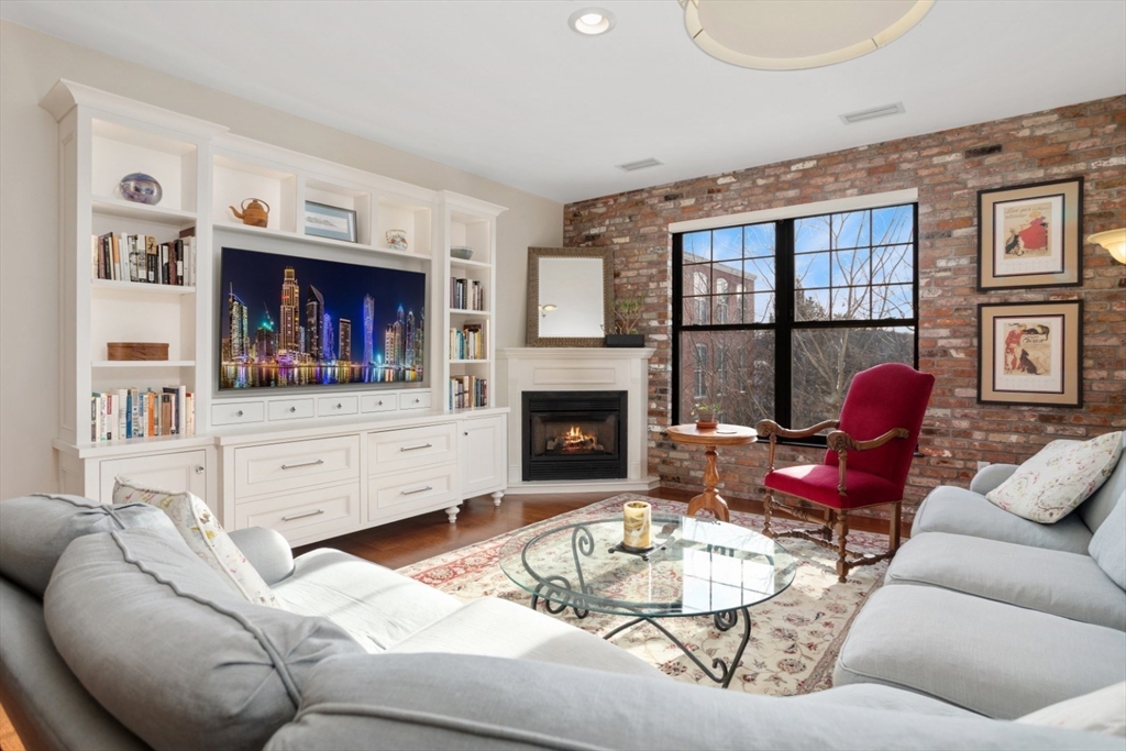 248 Albion Street, Unit 231 Wakefield, MA 01880 - Photo 2 of 35