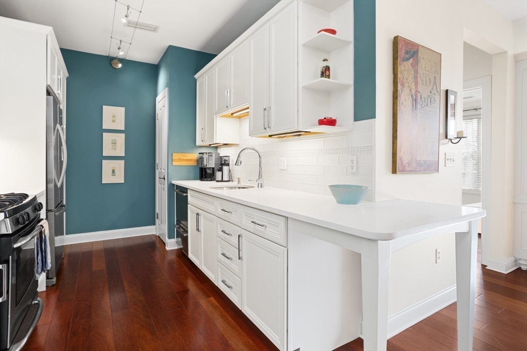 248 Albion Street, Unit 231 Wakefield, MA 01880 - Photo 7 of 35