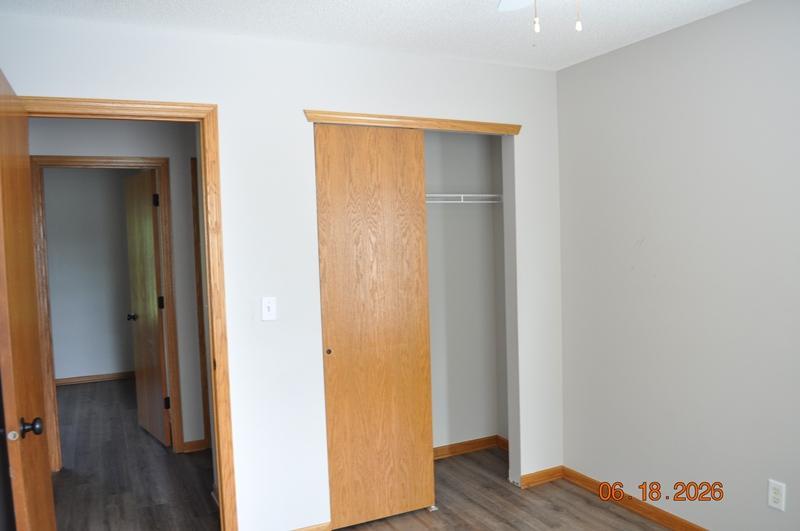 4926 Rusten Road St. Paul, MN 55122 - Photo 12 of 20