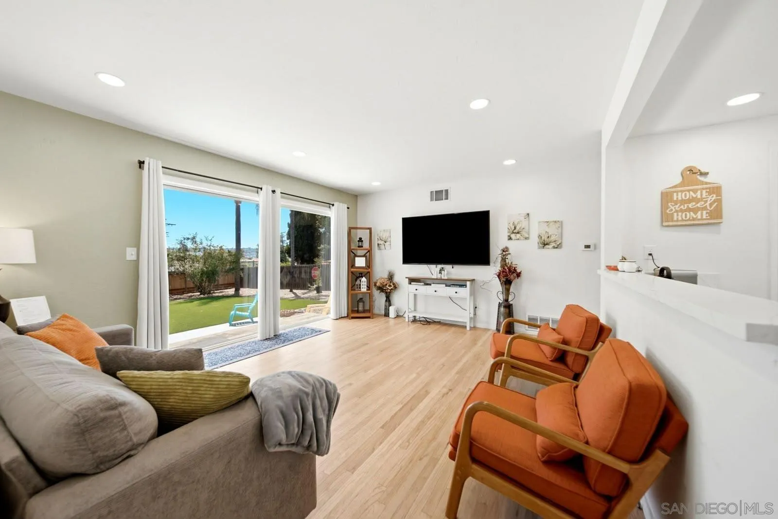 817 Arboleda Road El Cajon, CA 92021 - Photo 2 of 34