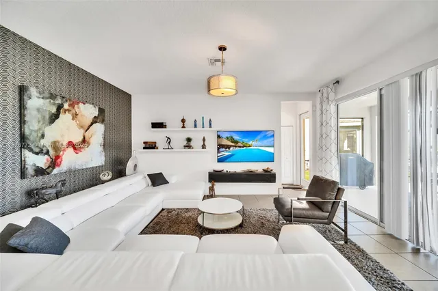 $600,000 | 447 Marcello Boulevard, Kissimmee, FL 34746