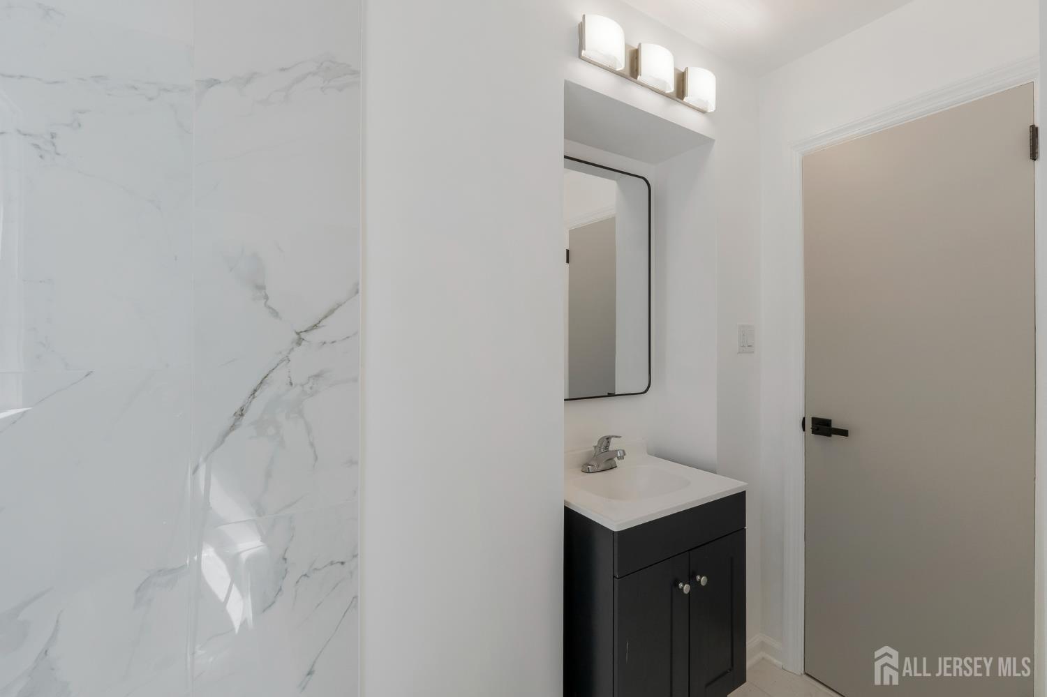 33 Larchmont Road Edison, NJ 08837 - Photo 20 of 25