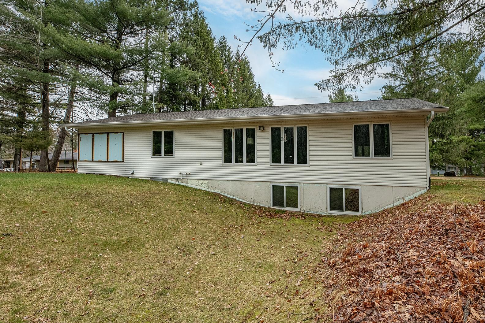 9451 Country Club Road Minocqua, WI 54548 - Photo 3 of 31 Gallery Image 3