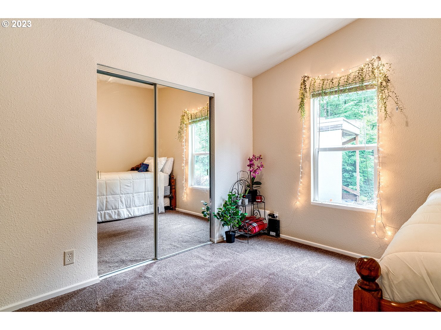 22 Southeast Hemlock Road Corbett, OR 97019 - Photo 15 of 36 Gallery Image 15