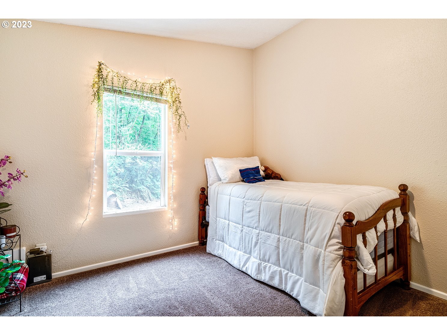 22 Southeast Hemlock Road Corbett, OR 97019 - Photo 16 of 36 Gallery Image 16