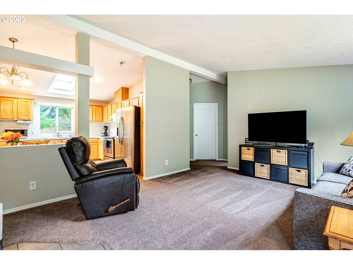 22 Southeast Hemlock Road Corbett, OR 97019 - Photo 3 of 36 Gallery Image 3