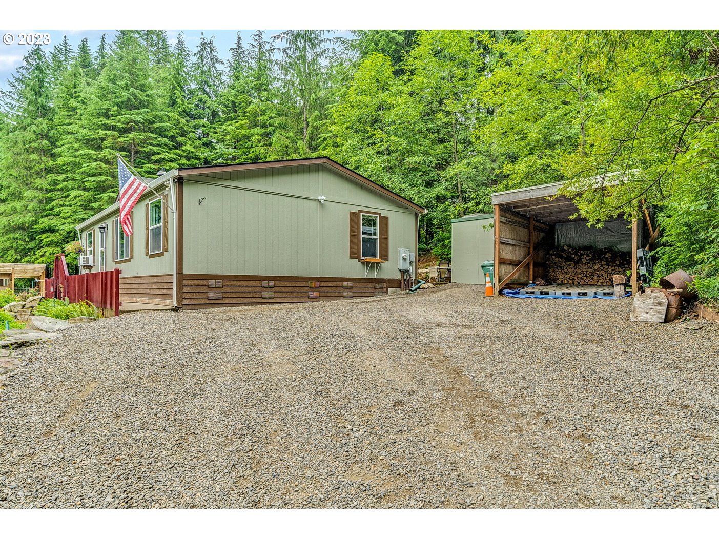 22 Southeast Hemlock Road Corbett, OR 97019 - Photo 4 of 36 Gallery Image 4