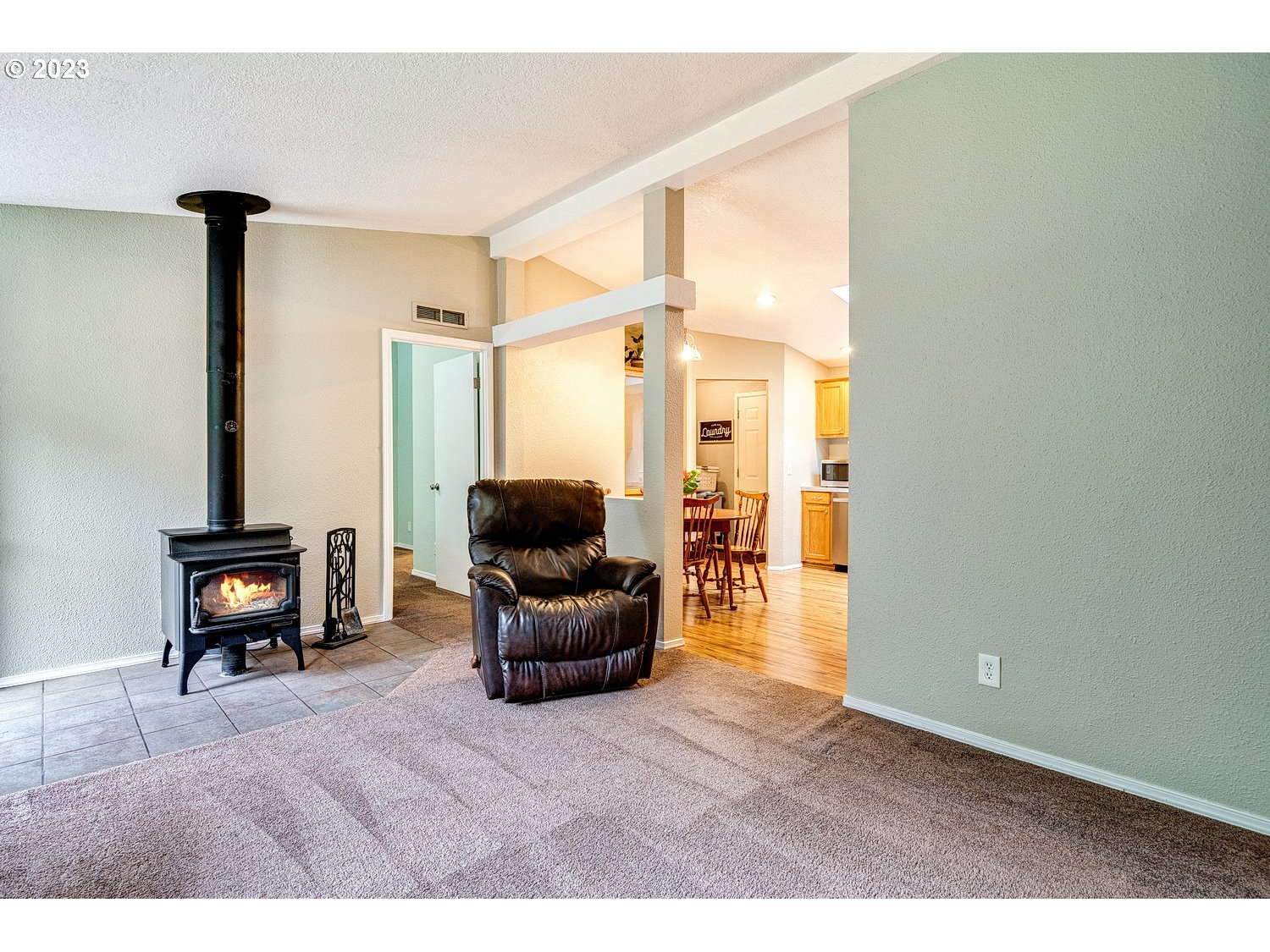 22 Southeast Hemlock Road Corbett, OR 97019 - Photo 6 of 36 Gallery Image 6