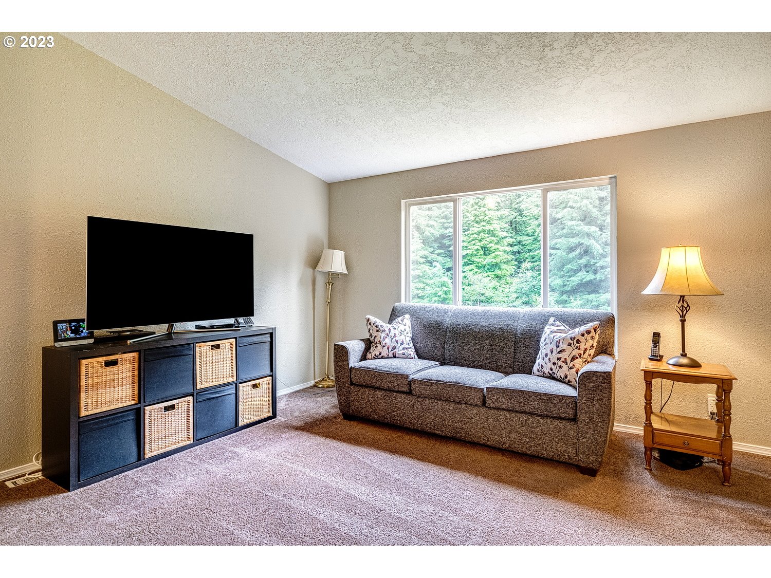 22 Southeast Hemlock Road Corbett, OR 97019 - Photo 8 of 36 Gallery Image 8