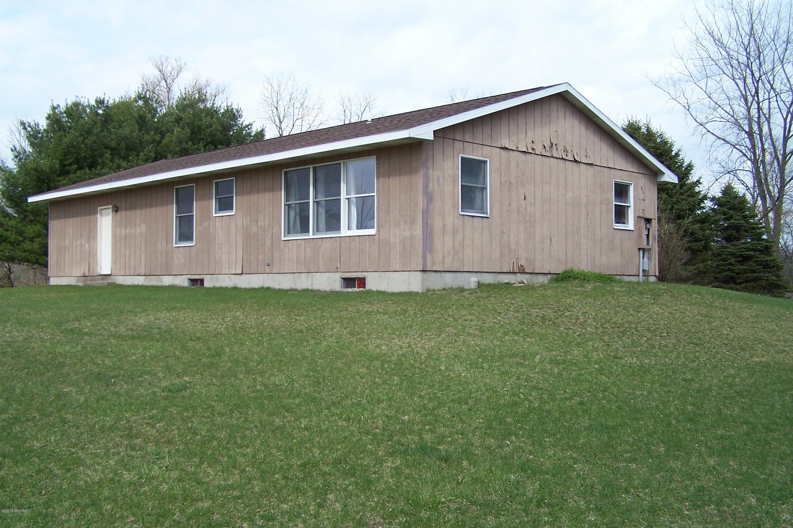 52398 Leach Road Dowagiac, MI 49047 - Photo 1 of 25 100_3631