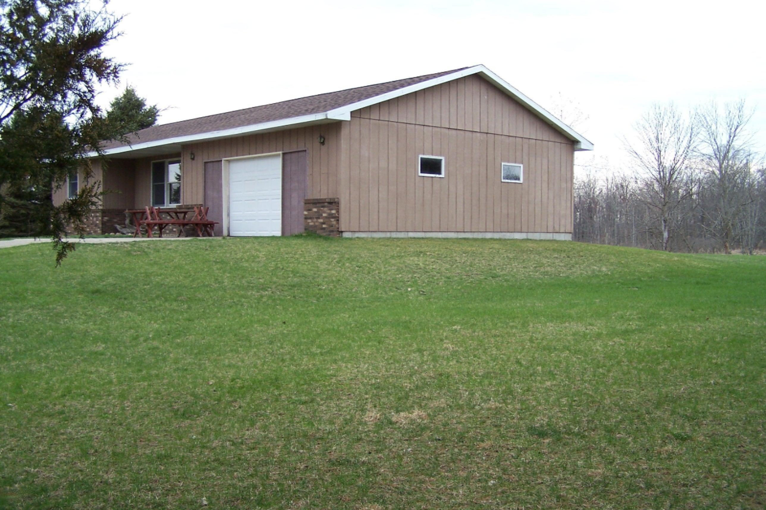 52398 Leach Road Dowagiac, MI 49047 - Photo 4 of 25 100_3625