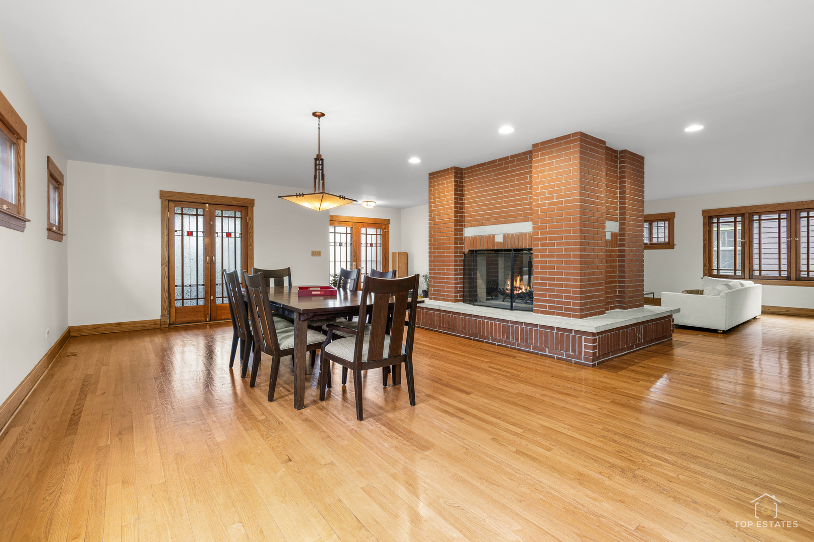 82 Lawton Road Riverside, IL 60546 - Photo 12 of 52