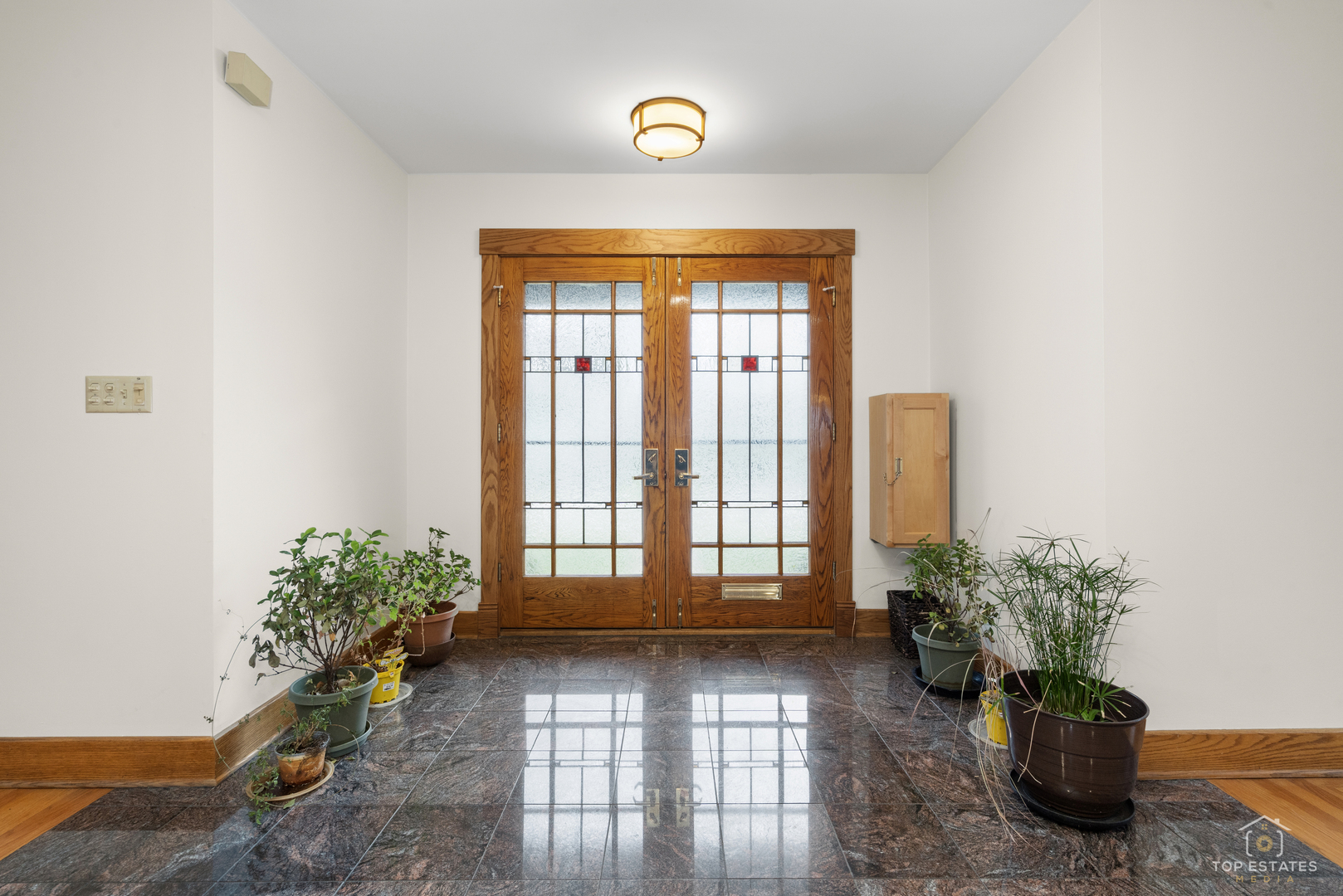 82 Lawton Road Riverside, IL 60546 - Photo 8 of 52