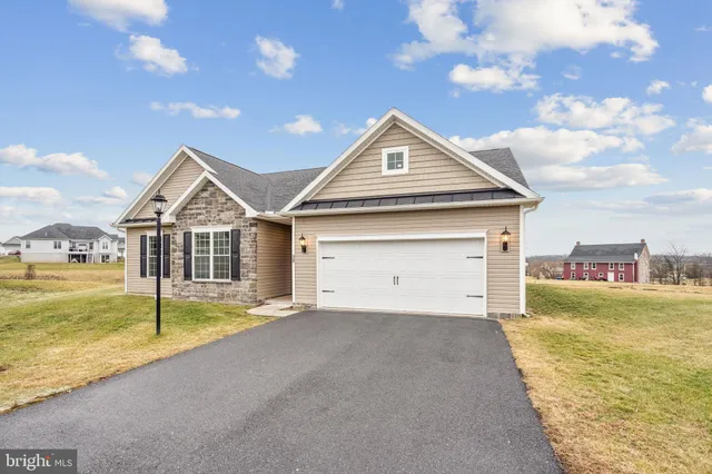 $359,900 | 19 Osprey Court, Gettysburg, PA 17325
