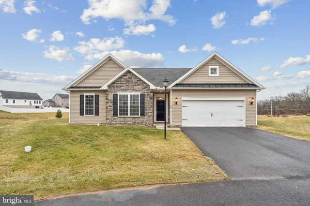 $359,900 | 19 Osprey Court, Gettysburg, PA 17325