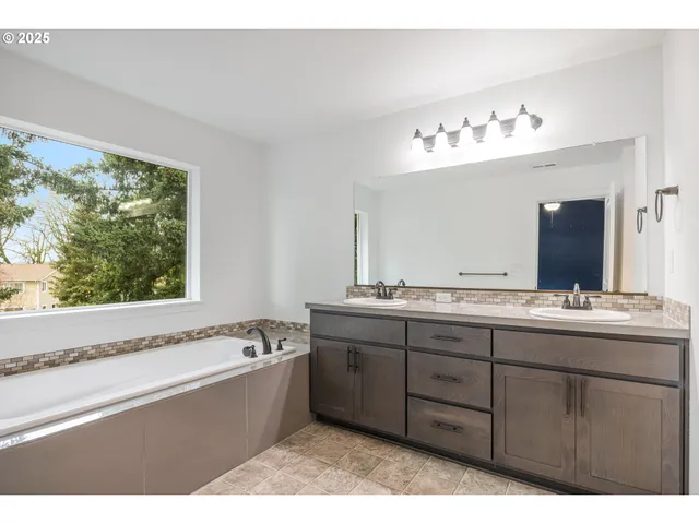 $589,000 | 11369 Northwest 325th Avenue, North Plains, OR 97133