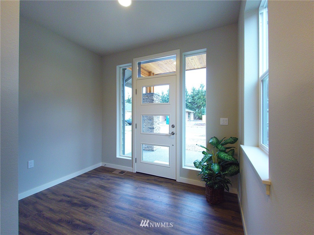 441 Lofgrin Road Sequim, WA 98382 - Photo 2 of 25