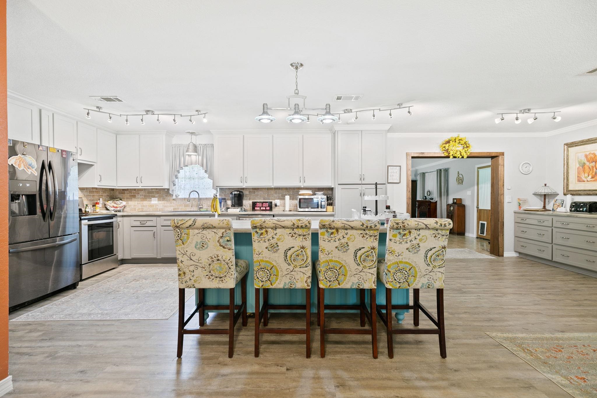 13017 5th Street Lillian, AL 36549 - Photo 11 of 58 Kitchen