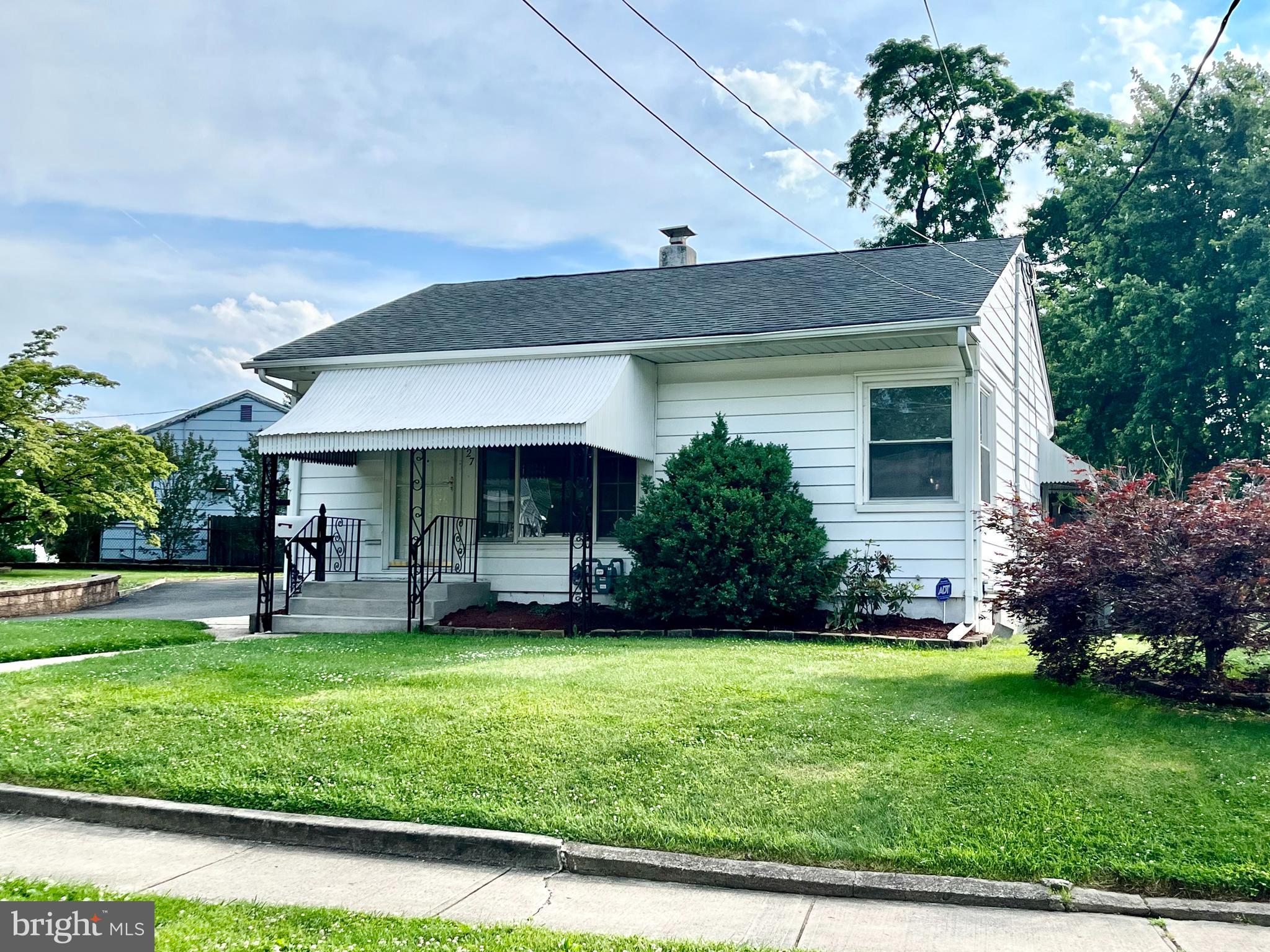 227 Clamer Road Ewing, NJ 08628 - Photo 3 of 23 FRONT EXTERIOR