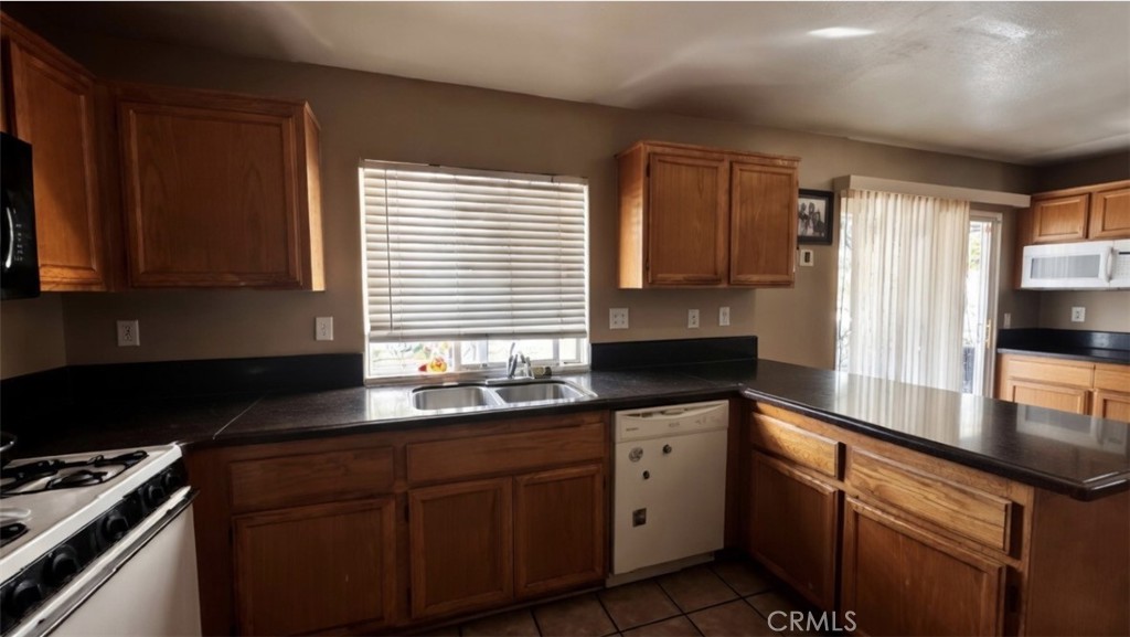 1045 Amarillo Court Riverside, CA 92501 - Photo 4 of 8