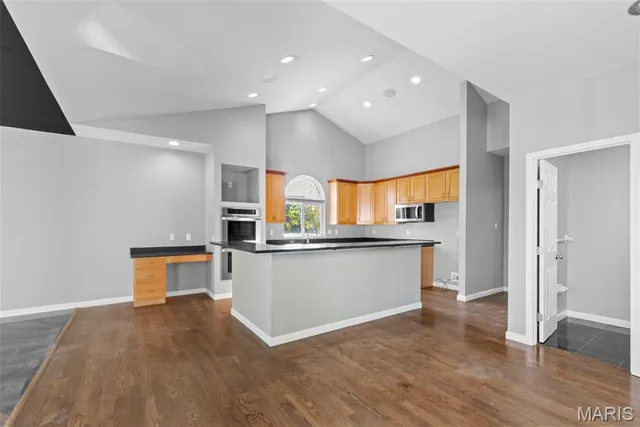 $1,250,000 | 724 Questover Lane, St. Louis, MO 63141