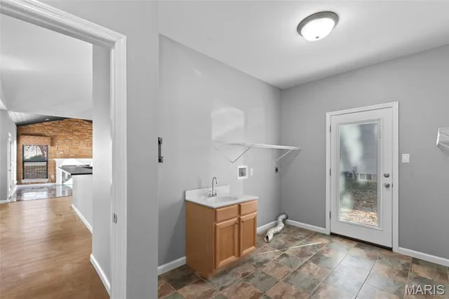 $1,250,000 | 724 Questover Lane, St. Louis, MO 63141