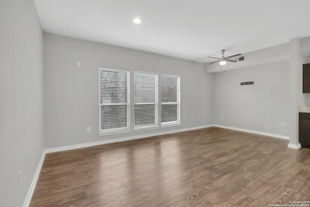 $2,200 | 939 South Frio Street, Unit 2007, San Antonio, TX 78207