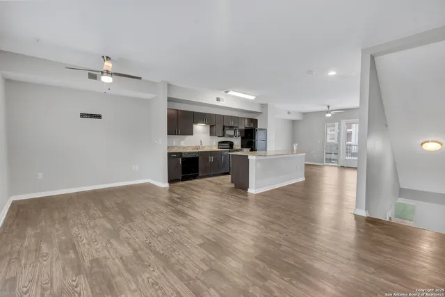 $2,200 | 939 South Frio Street, Unit 2007, San Antonio, TX 78207