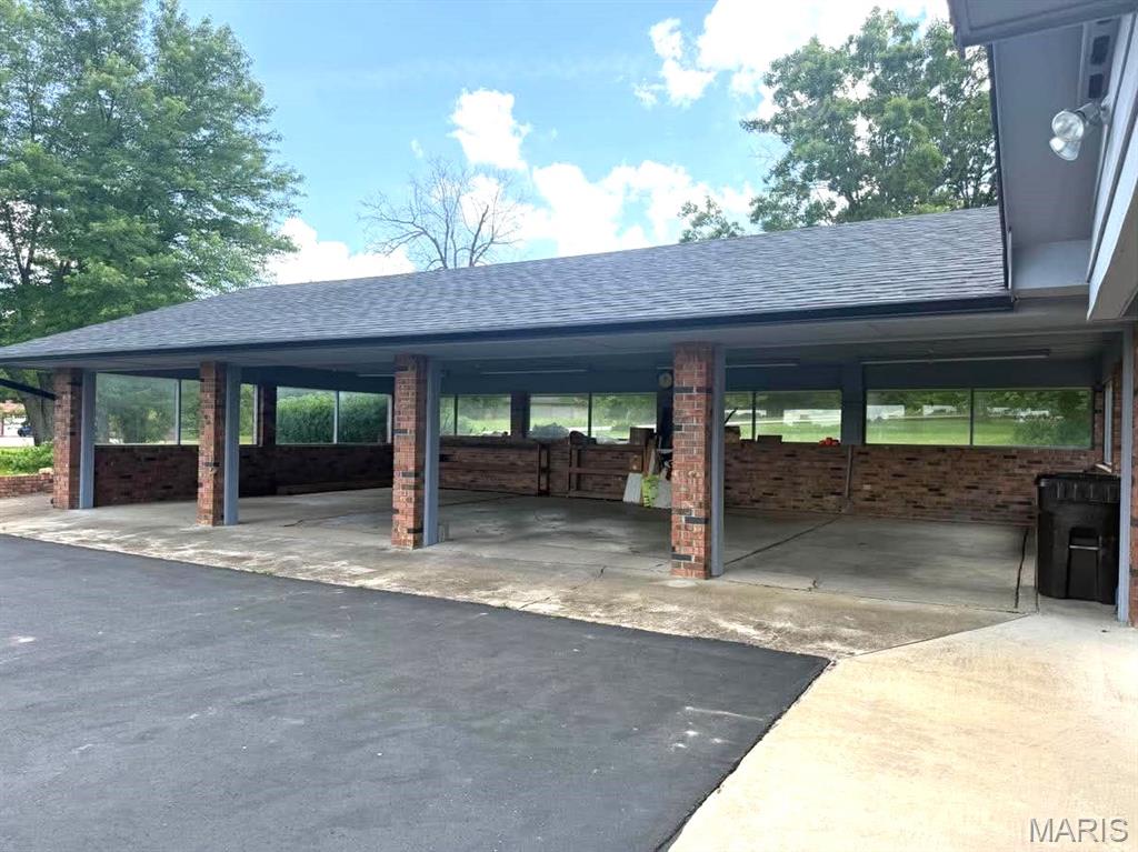 26541 Lake Shore Road Lebanon, MO 65536 - Photo 5 of 56
