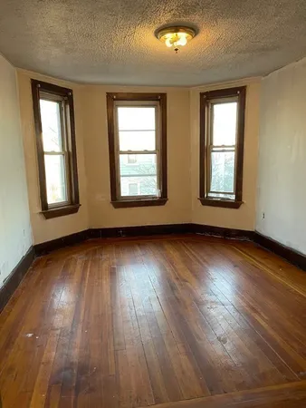 $2,900 | 83 Central Avenue, Unit 3, Chelsea, MA 02150