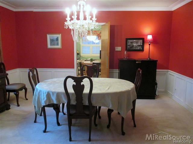 566 Pemberton Road Grosse Pointe, MI 48230 - Photo 10 of 25 9.JPG