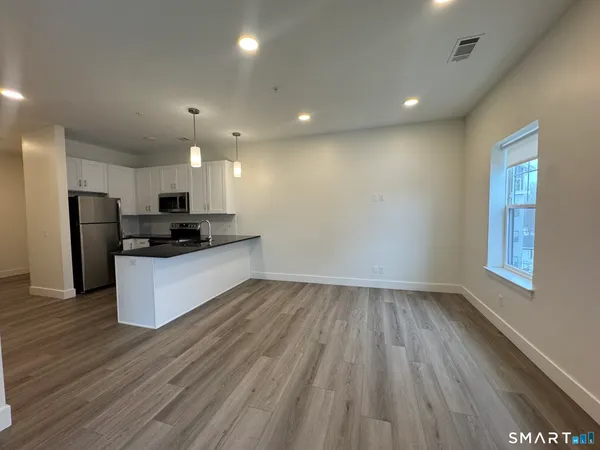 $2,950 | 414 Berlin Turnpike, Unit 1104, Berlin, CT 06037