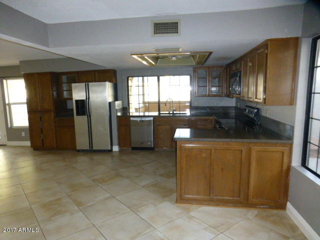 3950 West Hearn Road Phoenix, AZ 85053 - Photo 7 of 19 P1040445