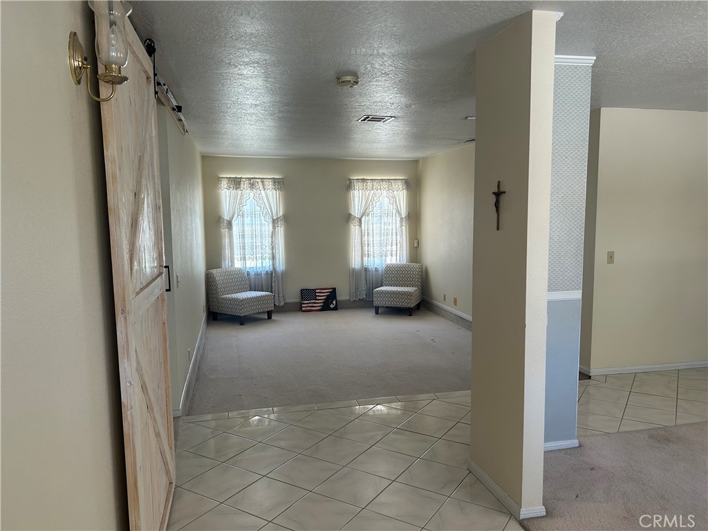 20187 Itasca Road Apple Valley, CA 92308 - Photo 5 of 35 a view of livingroom with furniture