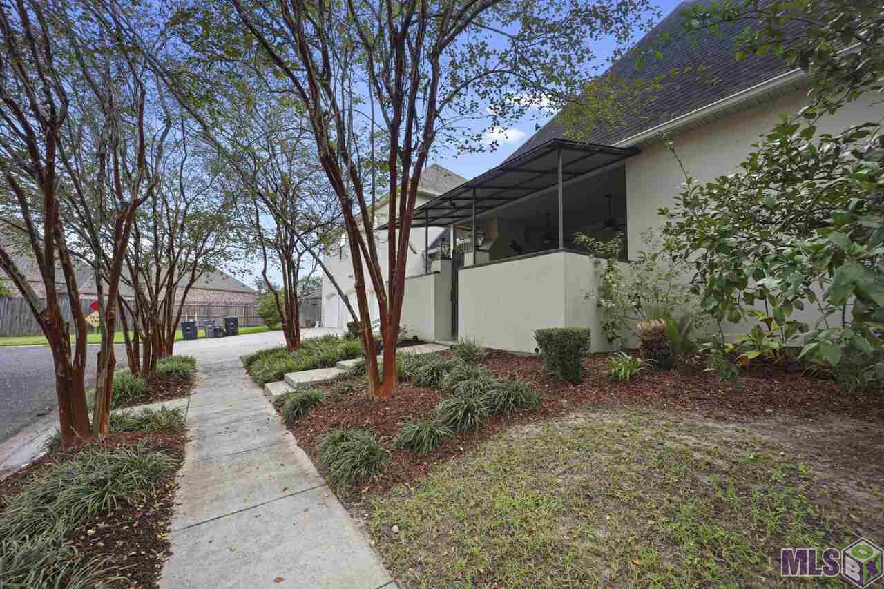 17703 Shady Creek Avenue Baton Rouge, LA 70816 - Photo 3 of 47